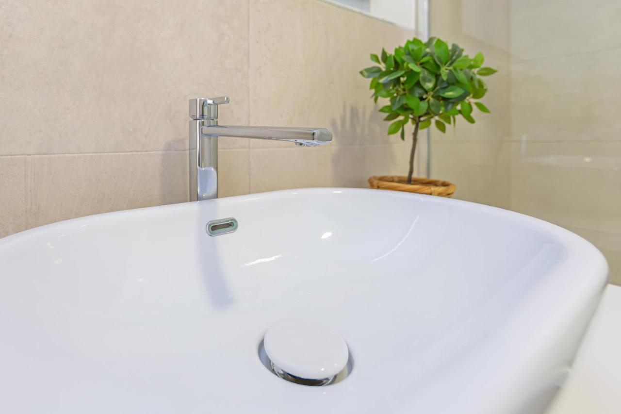 Ventura 2 - Centric & Pool - Simplytarifa Apartman Kültér fotó