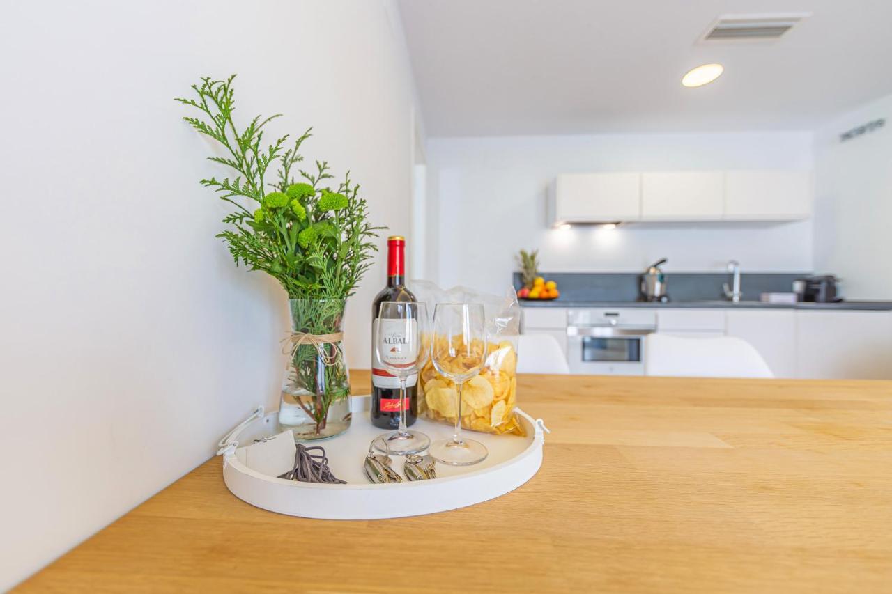 Ventura 2 - Centric & Pool - Simplytarifa Apartman Kültér fotó